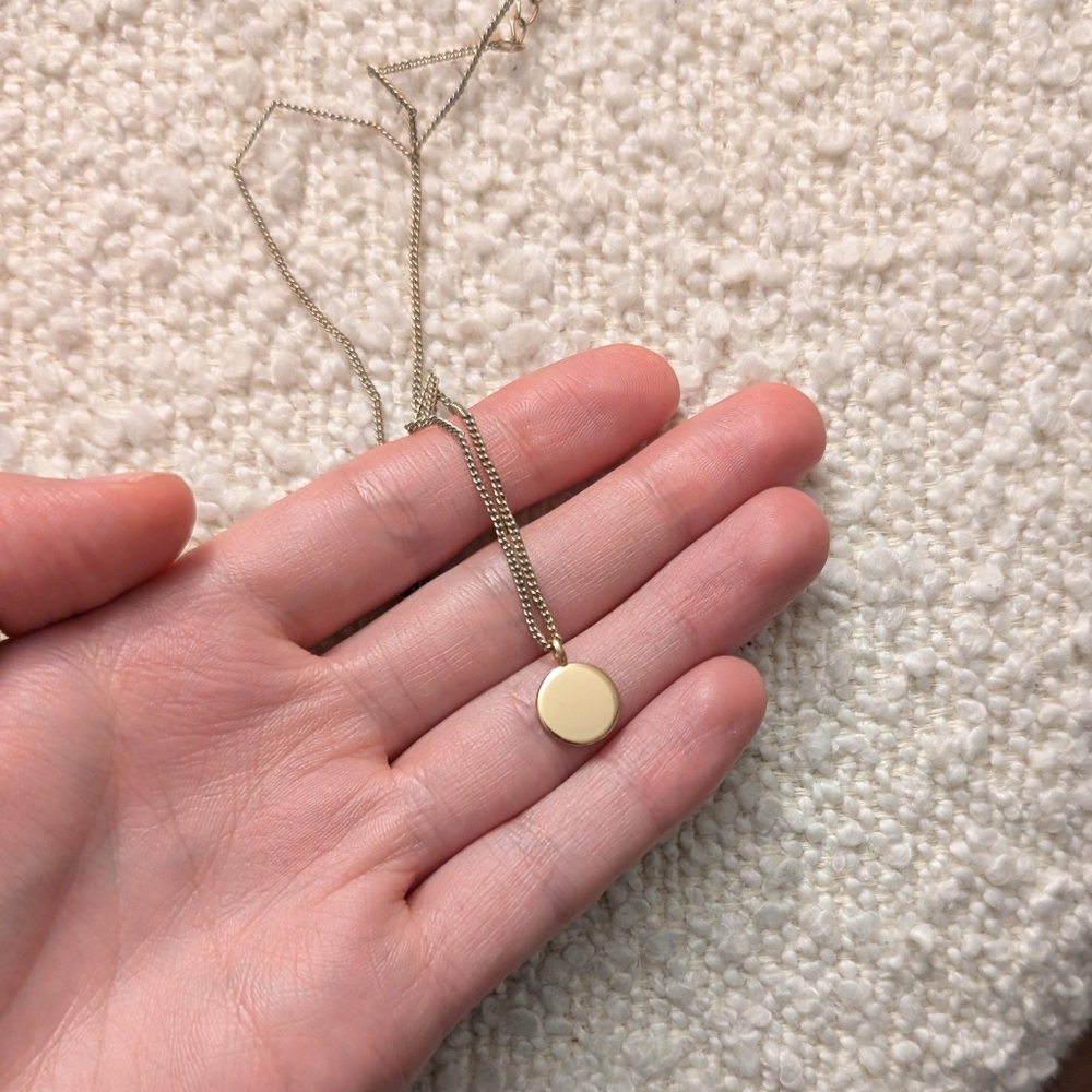 Gold Pendant Necklace